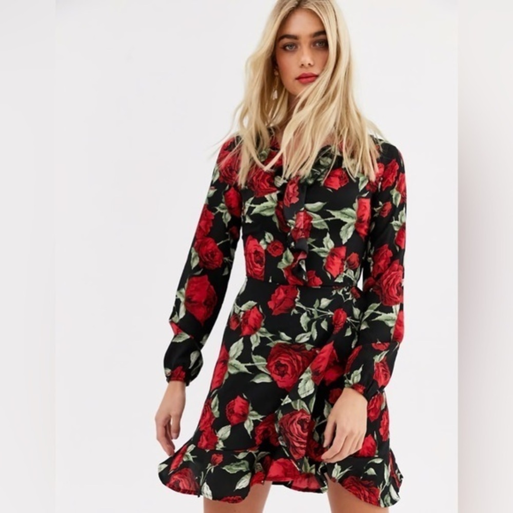 AX Paris Red Rose Floral‎ Ruffle Mini Dress Black Long Sleeve V-Neck Size 10